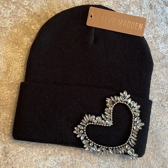 Brand New Steve Madden Black Knit Beanie Hat w/ Rhinestone Beaded Heart - Picture 4 of 12